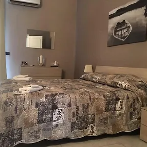 https://picciridda-house.taorminaitalyhotels.com